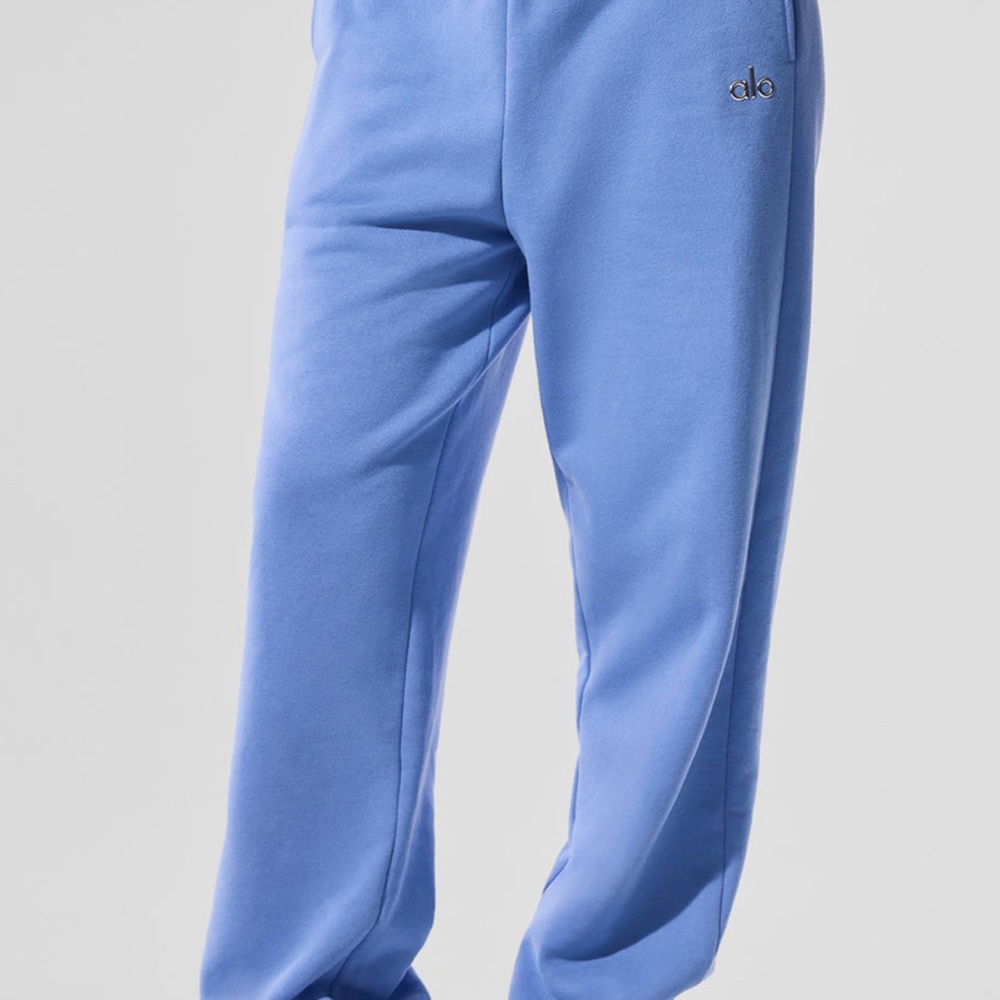 ALO Yoga Accolade Sweatpants in Crystal Clear Blue